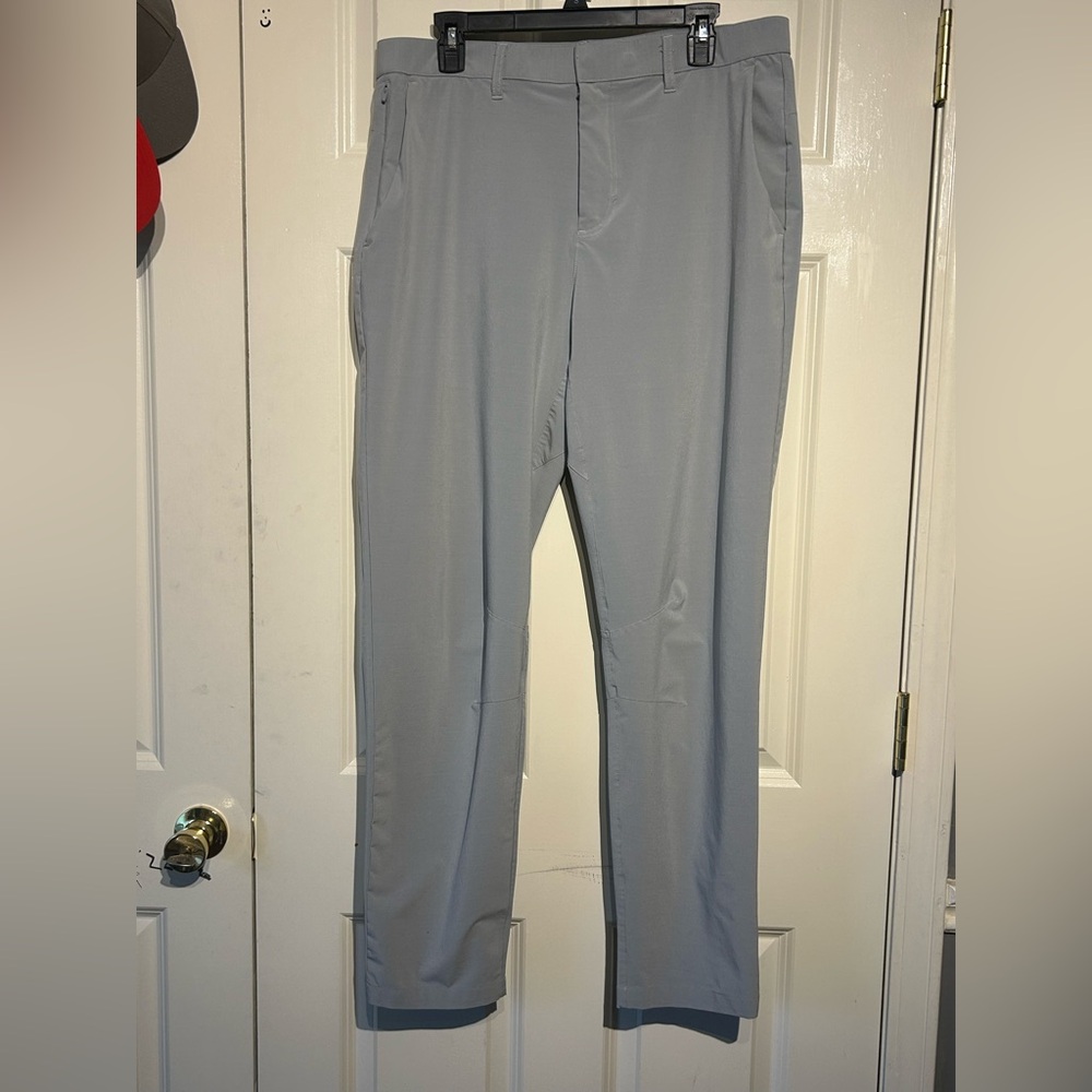 Fabletics The Only Pants Mens Large Light Gray Golf Chino Drawstring 36x32